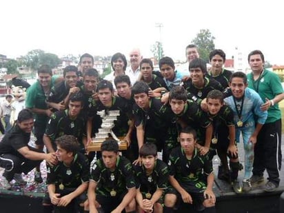 El Selectivo de Santos Laguna categoría 1995-96 se coronó ayer campeón en el Torneo Internacional Xalapa 2011. Guerreritos se coronan en Xalapa