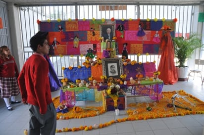 ¿Cómo hacer un altar de muertos?