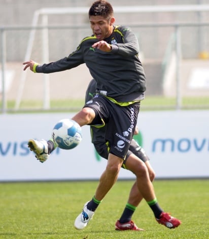 Oribe Peralta confesó ayer que esta sorprendido de haber recibido el Balón de Oro al mejor delantero, pues no se lo esperaba. Oribe Peralta, sorprendido por ganar el Balón de Oro