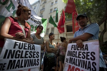 Apoyos. España dio un apoyo inesperado a Argentina en su conflicto con Gran Bretaña por las Malvinas.