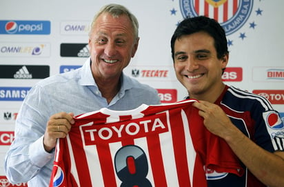 El holandés Johan Cruyff afirmó hoy que Guadalajara debe ser el reflejo de todo un país y así 'todos estén un día orgullosos de Chivas'. Chivas es un equipo de gran presión: J. Cruyff