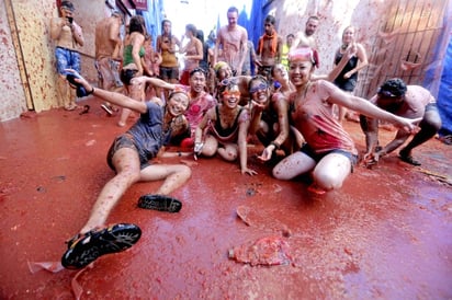 Como es habitual, el último miércoles del mes de agosto se celebra en esta localidad valenciana una de las fiestas más conocidas y que reciben más visitantes en el país, “La Tomatina” de Buñol.(EFE) 