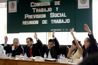 Sesión. Aspecto de la sesión ordinaria de la Cámara de Diputados donde ayer jueves se discutio la Reforma Laboral en el Palacio Legislativo de San Lázaro. (EL UNIVERSAL)