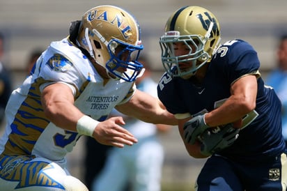 Con tres pases de anotación y una carrera de Roberto Vega, Auténticos Tigres le propinaron una dolorosa derrota 37-10 a Pumas CU. Termina Auténticos Tigres con invicto de Pumas en CU