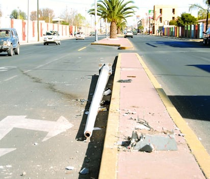 Destrucción. En temporada vacacional, días festivos o de asueto aumentan los accidentes con daños al patrimonio municipal.