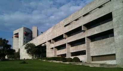 Actualmente el Colegio de México ofrece dos licenciaturas, siete maestrías y ocho doctorados, además de poseer una de las bibliotecas especializadas en ciencias sociales más importantes en Latinoamérica. INTERNET