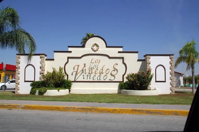 Herido. Sujetos desconocidos balean a hombre afuera de restaurante ubicado en Los Viñedos, su estado de salud es grave. 