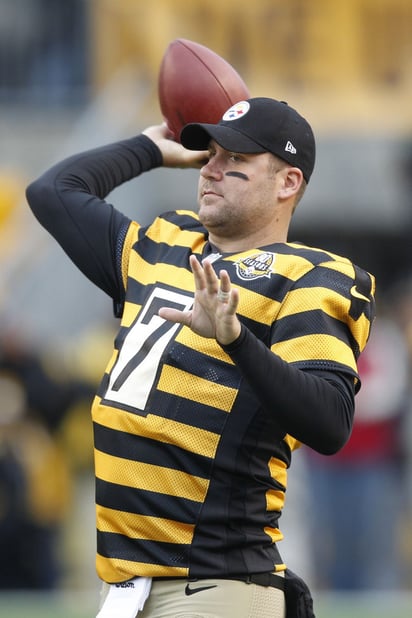 Ben Roethlisberger ha mostrado uno de los mejores desempeños como mariscal de campo en esta temporada de la NFL. (AP)