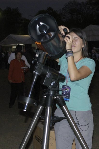 El programa. Además de la observación, esta noche en La Plaza Mayor, la Noche de las Estrellas tendrá un extenso programa de actividades culturales. (CORTESÍA)