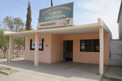 Varios años. Esta Escuela Secundaria tiene varios años funcionando en una casa particular, con alrededor de 100 estudiantes.