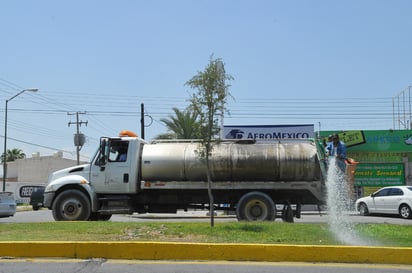 RIEGO. Se tiene ahora mayor disponibilidad de aguatratada para la atención de áreas verdes. 