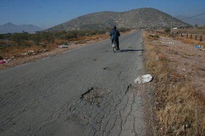 Nuevos caminos. En el 2013 se trabajará en la contracción y rehabilitación de más de 20 caminos rurales de las diferentes zonas del Estado de Durango, incluyen algunas de la región Lagunera, para lograr una mayor conexión entre comunidades.