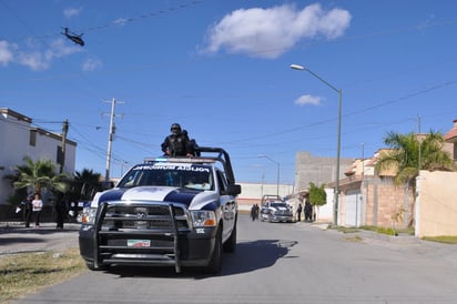 Atienden reportes. Elementos de la Dirección de Seguridad Pública Municipal acudieron desde ayer a los puntos donde se reportaron las detonaciones de este sábado. 