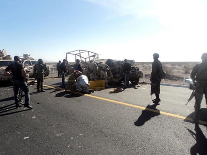 Fatal accidente. Dos agentes de la Marina murieron en un accidente en la carretera a Cuatro Ciénegas. 