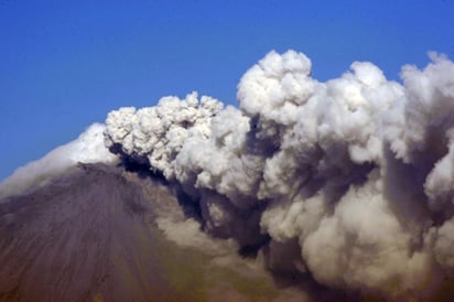 El Cenapred detalló que dichos eventos se presentaron previo y posterior al episodio de tremor que inició ayer martes a las 19:28 horas y concluyó a la 01:59 horas. 