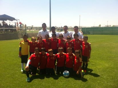 El equipo del Parque España de la categoría Asqueles se coronó campeón en la III Copa Santos Peñoles al vencer en la final a Santos Piedras Negras. Parque España, campeón en Copa Santos Peñoles