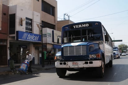 Verificación. Se revisa diariamente qué unidades del transporte público no emitan contaminantes. 