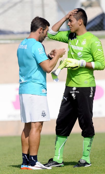 Santos Laguna buscará hoy su primera victoria de visitante ante el renovado equipo de Puebla. (Jesús Galindo)