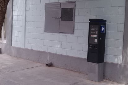 Pendientes. El proyecto de estacionómetros en el Centro de Madero se ha retrasado y el problema de doble fila continúa.