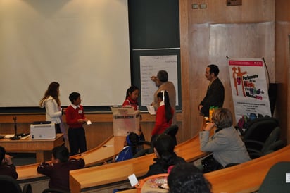 Votaciones. Los niños votaron por quiénes serán sus representantes en el Parlamento Infantil.