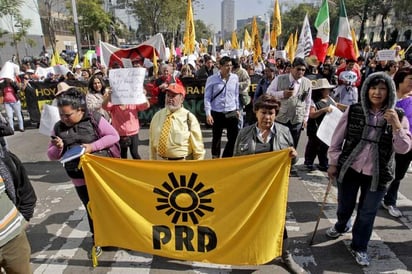 El presidente de la Junta de Coordinación Política del Senado, Emilio Gamboa Patrón, estuvo presente en la reunión, al igual que el vice presidente de la mesa directiva José Rosas Auspuro. (EL UNIVERSAL)
