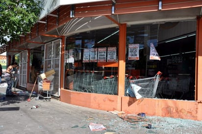 Saqueos. Tras la oleada de robos y saqueos que sacudió en las últimas horas la ciudad argentina de Córdoba, Argentina. 