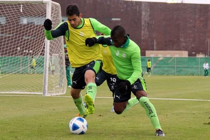 Carlos Darwin Quintero afina la puntería y espera iniciar el próximo viernes la temporada con un triunfo sobre las Chivas Rayadas del Guadalajara.