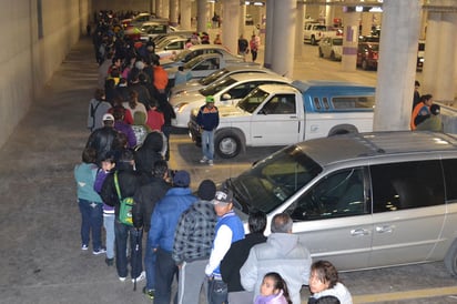  Influenza. Ayer se hicieron largas filas en el módulo de vacunación instalado en la Plaza Mayor.