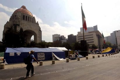 Paro. Aspecto del plantón de algunos integrantes de la CNTE.