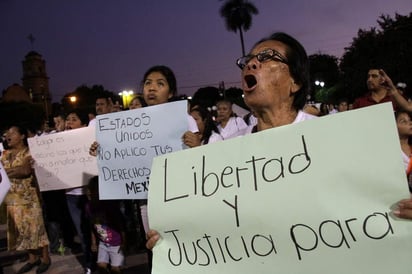 Familiares y amigos del mexicano Édgar Tamayo, condenado a la pena de muerte en EU. (EFE)