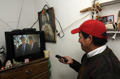 Durante el proyecto del apagón analógico en Tijuana, la extinta Comisión Federal de Telecomunicaciones (Cofetel) entregó decodificadores y/o antenas a la población de escasos recursos económicos. (Archivo)