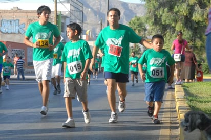 Hoy se entregan los números y chips para la Carrera Atlética 5-K de la Constitución. El domingo estarán en acción dos mil atletas. Cupo completo para la 5 K de la Constitución 