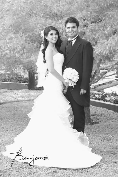 Srita. Mayra Liliana Hernández Bañuelos y Sr. Juan Ramón González Alonso contrajeron matrimonio. - Benjamín Fotografía
