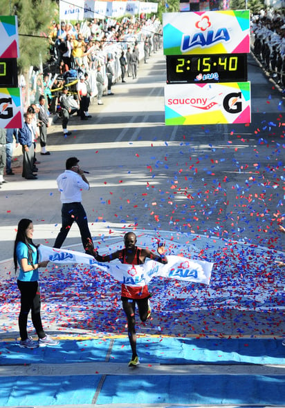 Stephen Mburi se convirtió en el quinto corredor keniano que gana el Maratón Lala, extendiendo el dominio de los africanos en la competencia. Dominio keniano en el Maratón Lala