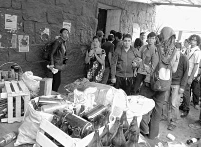 Resguardo. Alumnos de diversos colectivos, recuperaron las instalaciones del auditorio. 