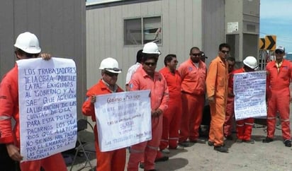 Exigen. Empleados demandaron liberar las cuentas embargadas a la empresa Oceanografía para que puedan pagarles. 