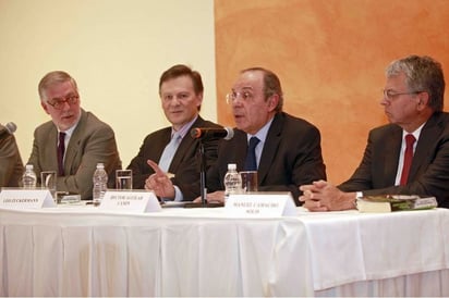 Libro. Guillermo Valdés, exdirector del Cisen, presentó su libro  'Historia del narcotráfico en México'. Lo acompañan Leo Zuckerman, Héctor Aguilar Camil y Manuel Camacho. 