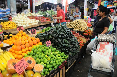 Altos precios. Reconocen Profeco y la SE que el alza en el precio del limón ya se volvió un problema social.