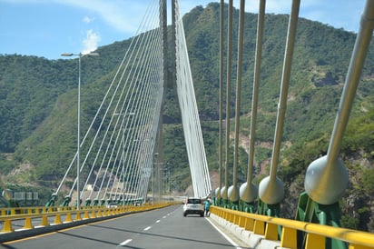 Postura. Ejidatarios señalan que fueron afectados con la construcción de la carretera Durango-Mazatlán.