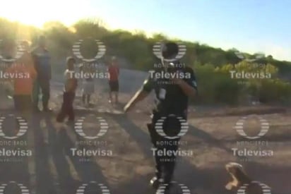 Detenido. Alejandro Valdez, de Televisa Hermosillo, resultó con tres excoriaciones en el área del cuello, después de ser detenido.