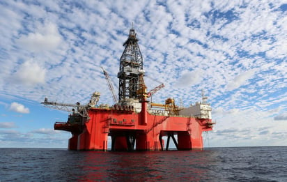 Plataforma.  Fotografía de la Plataforma West Pegasus de aguas profundas en el Golfo de México.