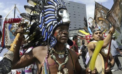 Los indígenas, tienen los mismos derechos humanos que cualquier otra persona, pero también tienen derechos especiales como son el de conservar sus costumbres, lengua, patrimonios culturales y tradiciones. (ARCHIVO)