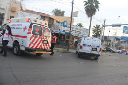 Accidente. Testigos indicaron que la patrulla se pasó el rojo.