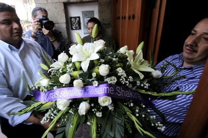 Pérdida. A la casa del escritor Gabriel García Márquez llegó un arreglo floral de parte de la cantante colombiana Shakira.