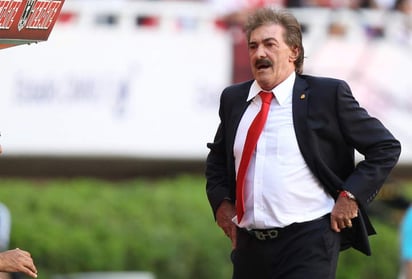 La Volpe dijo que podría ser campeón con las Chivas. (EFE)