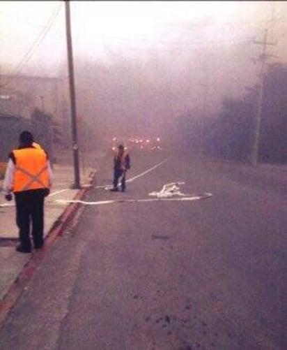 Personal de Protección Civil trabaja en el área del accidente. (EL SIGLO DE TORREÓN)
