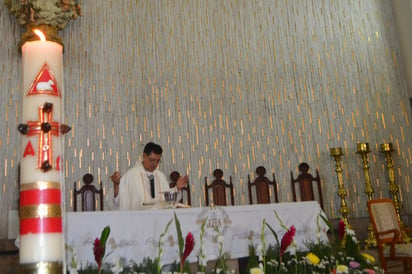 Pascua. Cientos de laguneros asistieron a las diferentes misas de Pascua que se realizaron el domingo.