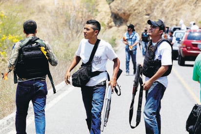 Avanzan. Fuerzas federales y autodefensas irrumpieron ayer en la zona de influencia y  movilidad de Servando Gómez “La Tuta”, líder de la organización criminal Los Caballeros Templarios.