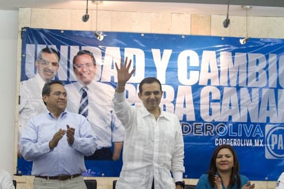 En conferencia, Marko Cortés, coordinador de la campaña de Gustavo Madero, quién busca reelegirse en la dirigencia nacional del PAN, exhibió que Alhely Rubio Arroniz, quién ha sido operadora del PRI, es la responsable hoy en día de firmar los cheques y firmar los reportes de gastos de campaña de Ernesto Cordero. (Archivo)