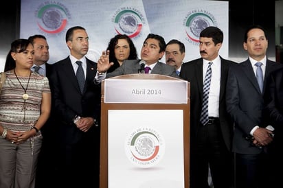 Rueda de prensa. Integrantes de la bancada del PAN en el Senado encabezados por su coordinador Jorge Luis Preciado.